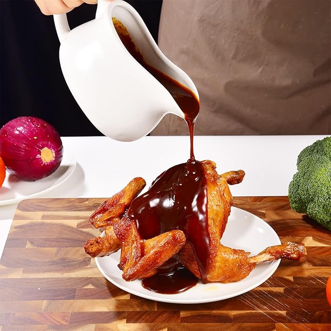 Gravy Boat, Sauce Boat 18 oz Gravy Bowl with Tray, Ceramic Serving Dish for Sauces, Dressings and Creamer with Large Handle, Designed for Microwave Safe Omesata
