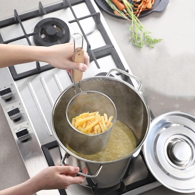 2 Pack Pasta Strainer Basket, Stainless Steel Mesh Spider Strainer with Wooden Handle for Boiling, Kitchen Fine Food Skimmer Deep Fry Basket for Pasta, Noodle, Dumpling, 5.3''D x 5.1''H