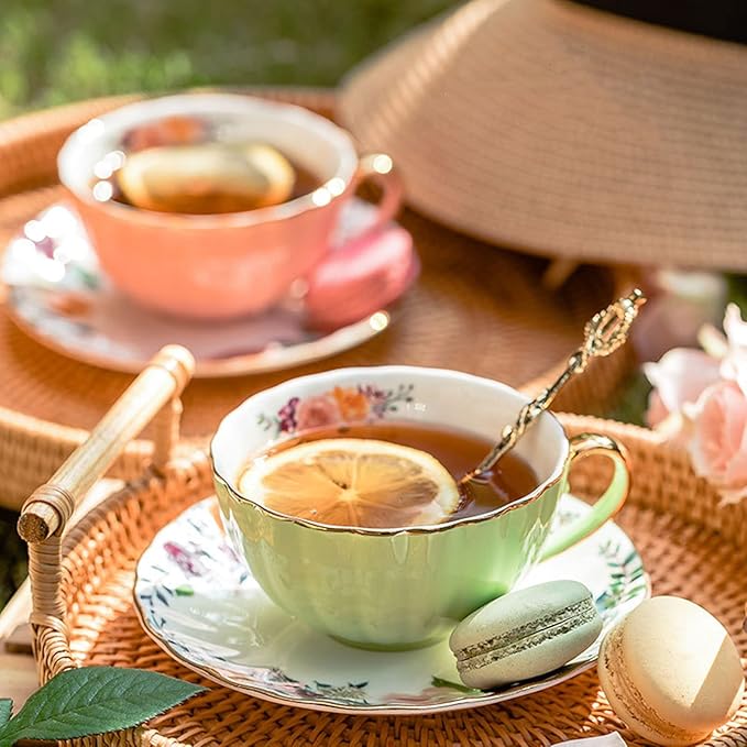 Lyellfe Set of 2 Tea Cup and Saucers, 8 Oz Floral Tea Cups with Gold Trim and Spoon, Porcelain British Coffee Cups for Party Christmas Birthday Wedding Gifts