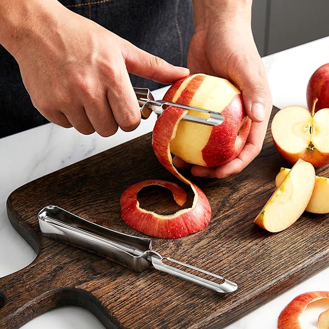 2 Pack Stainless Steel Potato Peelers for Kitchen, Swivel Fruit Vegetable Peeler with Easy Grip Ergonomic Handle Rotary Peeler for Carrot Potato Fruit Dishwasher Safe Kitchen Tool