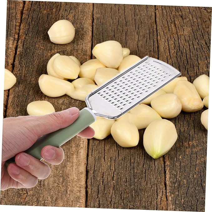 1pcs Stainless Steel Garlic Shredder and Cheese Grater Multifunction Handheld Zester for Easy Vegetable Chopping and Efficient Food Preparation for Garlic Ginger and Cheese