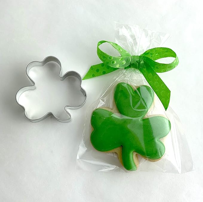 Ann Clark Cookie Cutters Shamrock Cookie Cutters 3-Pc. Set Made in the USA, Mini, Medium, and Large Shamrock