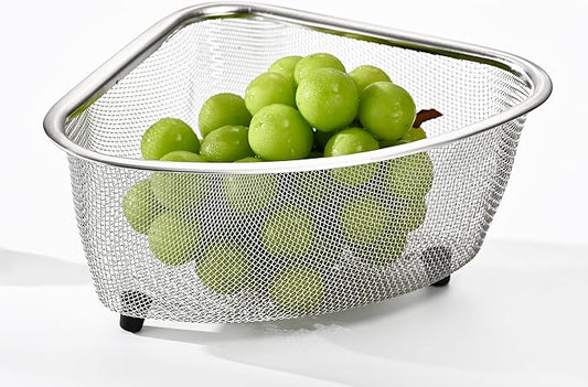 Fox Run Large Stainless Steel Triangular Colander, 3 Quart Pasta Strainer, 7” x 9.25” x 4”