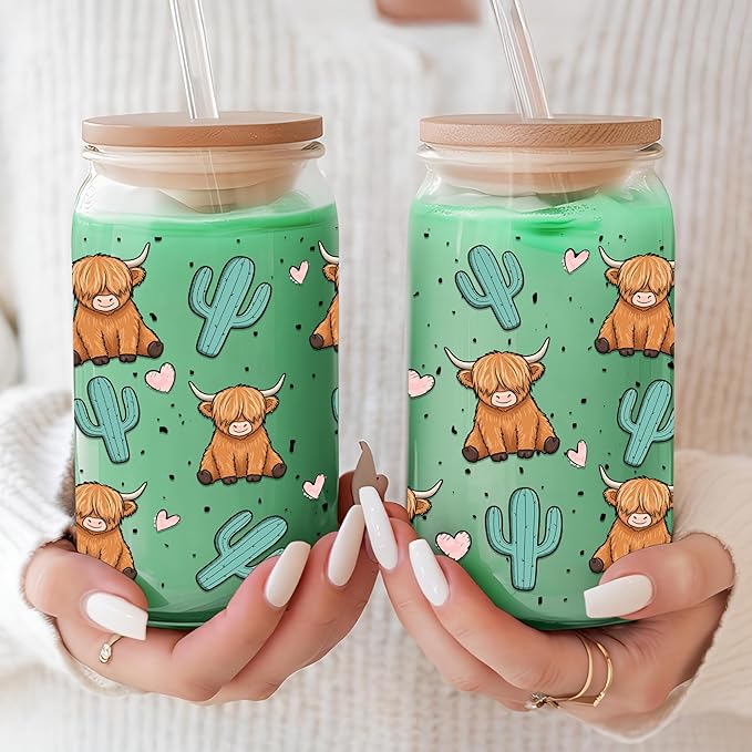 Highland Cow Gifts for Women Girls Mom 16 oz Glass Cups with Lids and Straws Highland Cow Coffee Mug Cows Print Cup Christmas Cute Stuff Gift for Friends Cowgirls Coffee Lovers