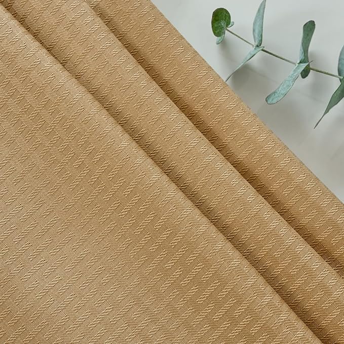 maxmill Round Weaved Texture Design Tablecloth Spill-Proof Wrinkle Free Soft Washable Table Cloth for Circular Table Cover, for Dining Room Buffet Banquet Parties Holiday Dinner, 70 Inch Beige