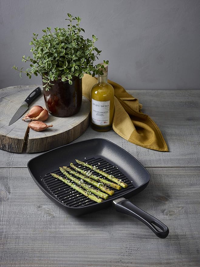 Scanpan Classic 10-1/2-inch Nonstick Square Grill Pan - Compatible with Gas and Electric Stovetops, Metal Utensil Safe, Oven Safe to 500°F, Dishwasher Safe, Black
