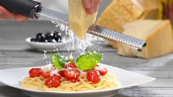 Premium Classic Zester Grater, Black with Protective Cover | Black (1 Piece Set)