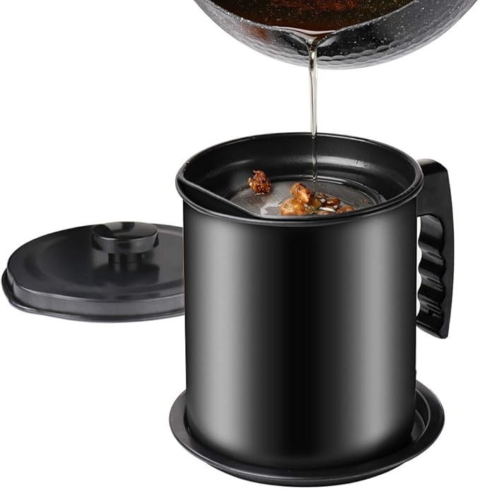 Cambom Bacon Grease Container with Fine Mesh Strainer, 1.6L almost 7 Full Cups Iron Cooking Oil Can with Removable a Coaster Tray for Kitchen Fat Storage Black