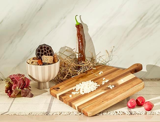 Bearchop Acacia Wood Cutting Boards with Handle,[17" x 13" x 0.75"] Large Wooden Charcuterie Board with for Serving Food, Decorative Wooden Serving Board for kitchen, Cheese Board for Display