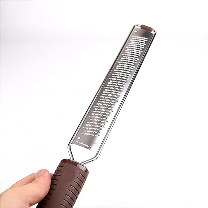 LoBake(LoBake) 3 Designs Toothed Striped Multifunctional Stainless Steel Lemon Zester Cheese Chocolate Ginger Grinder Fruit Grater Kitchen Tool (Big Toothed)