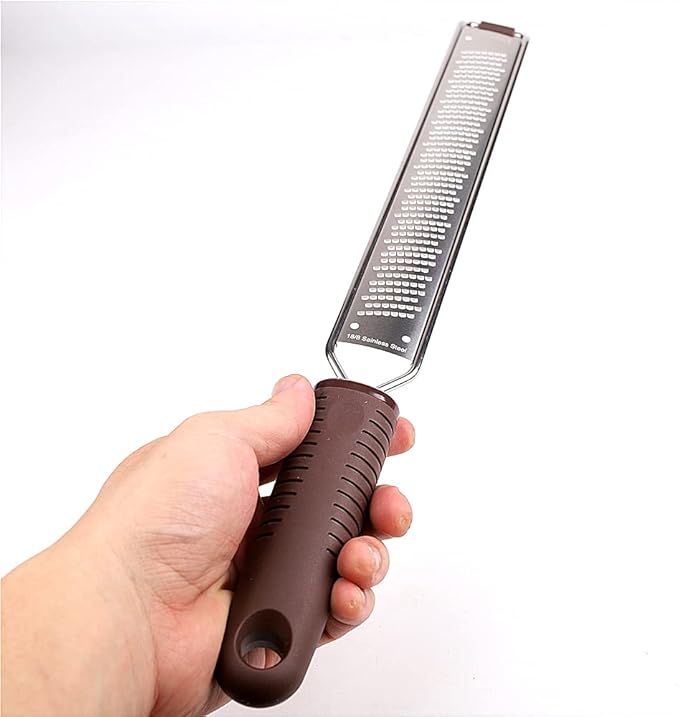 LoBake(LoBake) 3 Designs Toothed Striped Multifunctional Stainless Steel Lemon Zester Cheese Chocolate Ginger Grinder Fruit Grater Kitchen Tool (Big Toothed)
