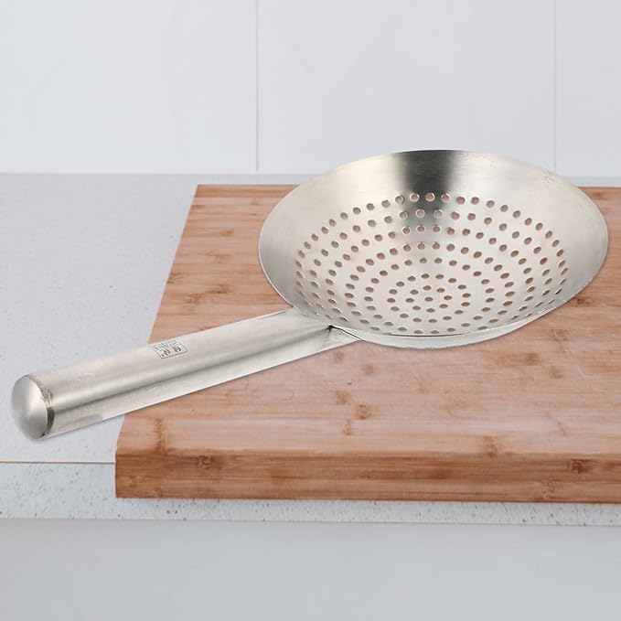YARDWE Stainless Steel Skimmer Spoon Slotted Strainer Ladle Fine Mesh Wire Oil Filter Mandarin Colander Scoop for Kitchen Cooking (24CM)