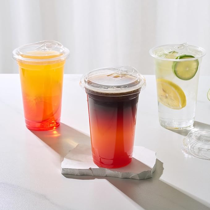Turbo Bee 20 OZ 200 Sets Clear Plastic Cups with Strawless Sip Lids, To Go Crystal Clear Disposable Plastic Cups with Lids for Iced Coffee, Smoothies, Soda, Lemonade, Cold Beverage