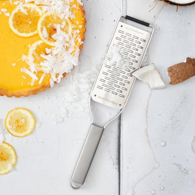 Microplane Professional Series - 2-Way Cutter, Elegant Design Made of Stainless Steel, Perfect for Zucchini, Apples, Pears, Radishes, Hard Cheese or Chocolate and More, Stainless Steel Blade - Made in