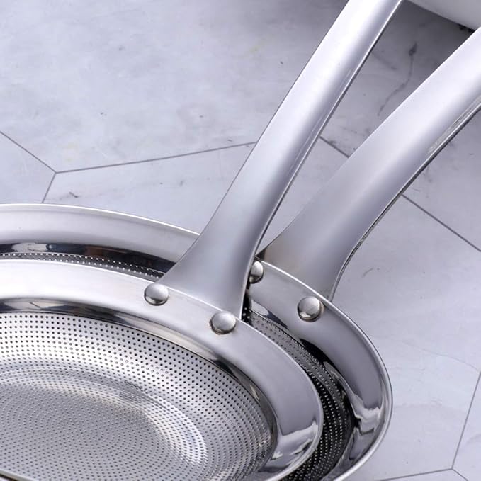 Set of 2 Food Strainers Fine Mesh, Mingcheng 304 Stainless Steel Hot Pot Fat Skimmers for Cooking Grease Gravy and Foam with Long Handle, Small(Dia 3.54in) and Large(Dia 4.53in) Size Silver