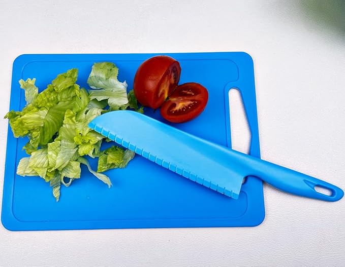 jawbush Plastic Vegetable Knife, 11" Serrated Edge Pizza Cutter with Non-slip Handle for Kitchen, Pizzas, Salad, Cakes, Bread, Fruit, and Lasagna, Nylon Knife for Nonstick Bakeware - 2-Pack, Blue