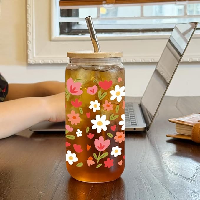 Cute Pink Flower Drinking Glass Cups with Lid and Straw Gifts for Women Daughter Niece Friends,Floral Daisy Wildflower Ice Coffee Glass Cup Gifts for Birthday Christmas,Coffee Lover Gift for Her