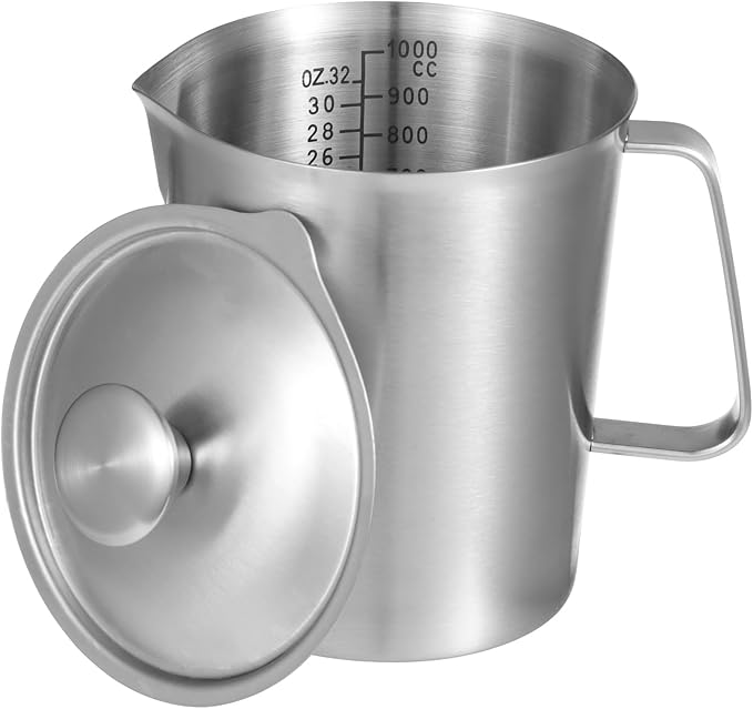 Stainless Steel Pitcher with Lid, 32 oz Measuring Cups with Dual-Scale Markings, Milk Frothing Jugs, Large Beakers for Espresso Machine, Hot/Cold Water, Latte Art, Iced Tea
