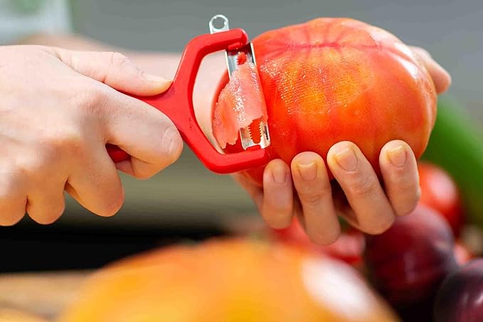ARCOS Professional Peeler for Fruits and Vegetables. 5.5 Inch Stainless Steel Kitchen Tool for Precise Cutting. Chef's Gadget with Ergonomic Polypropylene Handle. Red Color