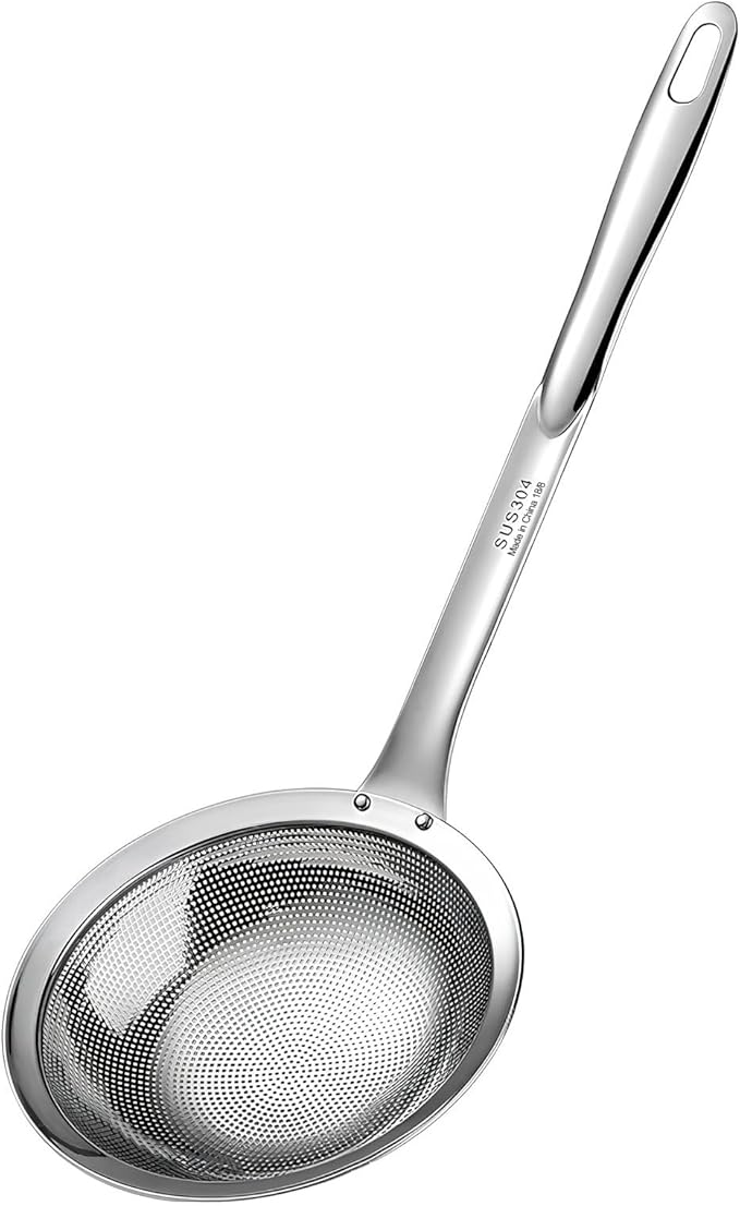 Ugotit Skimmer Spoon, Fine Mesh Stainless Steel Colander, Oil Separator for Frying and Gravy, Strainer Spoon for Kitchen (DIA 5.9Inch)