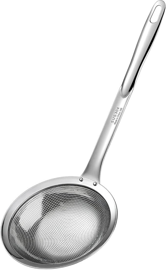 Ugotit Skimmer Spoon, Fine Mesh Stainless Steel Colander, Oil Separator for Frying and Gravy, Strainer Spoon for Kitchen (DIA 5.9Inch)