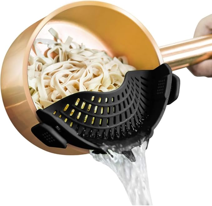 Clip On Strainer Silicone for All Pots and Pans, Pasta Strainer Clip on Food Strainer for Meat Vegetables Fruit Silicone Kitchen Colander (Black)