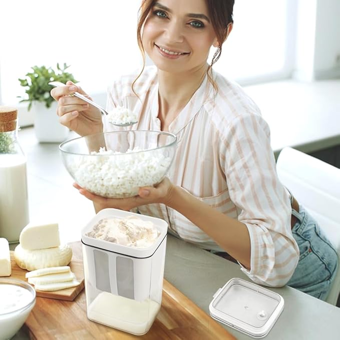Greek Yogurt Strainer,1100ml Yogurt Strainer Separator,Yoghurt Maker with Fine Mesh Bag & Lid for Thick Greek Yogurt, Soybean Milk,Berries,Soup,Fruit Juice,Coffee(White,Size:10.8 * 9 * 17.6cm)