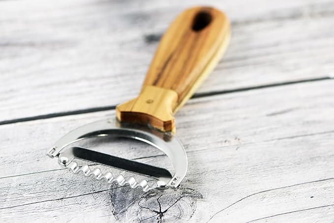 Wooden Handle Papaya Shredder Tool Stainless Steel Blade Vegetable Slicer for Salads Salad Maker Fast & Easy carrots potatoes beets cucumber