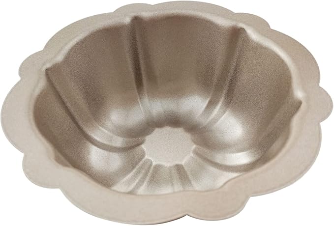 LoveDeal 4 Inch Nonstick Mini Fluted Cake Pan, Set of 4 for Baking, Carbon Steel Fluted Cake Pans, Metal Round Pumpkin Shaped Baking Mould for Cupcake, Muffin, Brownie, Pudding - Gold