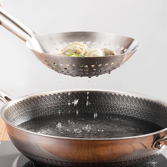 YARDWE Stainless Steel Skimmer Spoon Slotted Strainer Ladle Fine Mesh Wire Oil Filter Mandarin Colander Scoop for Kitchen Cooking (24CM)