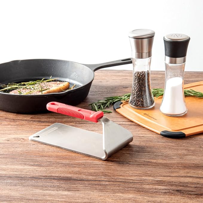 Restaurantware Met Lux 8.5 x 4.3 Inch Steak Press 1 Heavy-Duty Grilling Weight - 2.8 Pounds Flat Bottom 18/8 Stainless Steel Meat Press Dishwashable With Removable Silicon Handle