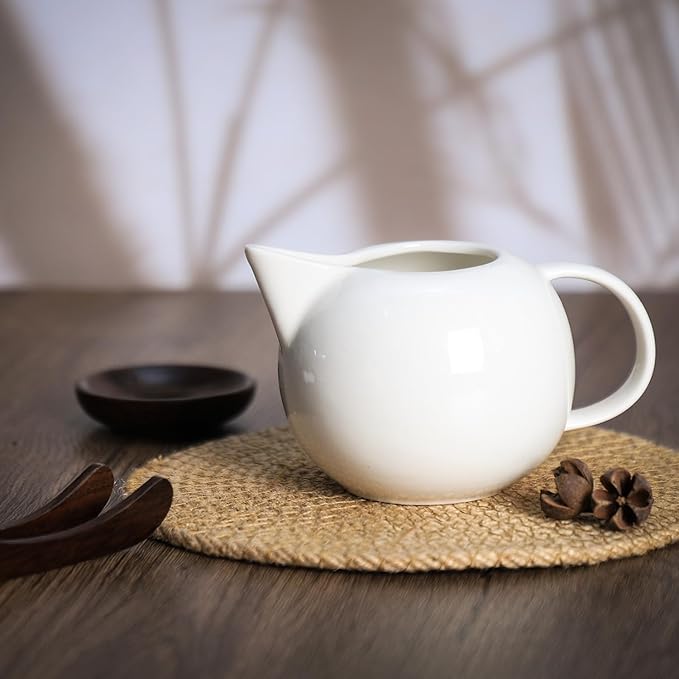 Sizikato Pure White Porcelain Sugar and Creamer Set, 14 Oz Salt Bowl with Lid and 10 Oz Creamer Pitcher