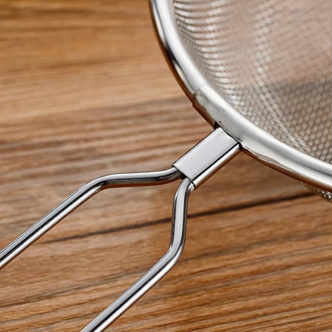 Stainless Steel Mesh Strainer, Fine Mesh Strainer with Handle, Kitchen Strainers Fine Mesh Sieve Strainer for Rice Quinoa Pasta Noodle,10 Inches