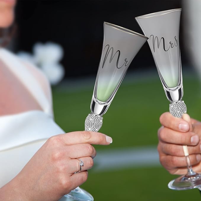 Boao 4 Piece Wedding Champagne Flutes and Cake Knife Server Set Crystal Mr and Mrs Toasting Flutes Rhinestone Cake Cutting Set for Bride and Groom Wedding Engagement Bridal Shower Gifts(Silver)