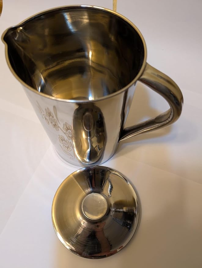 Stainless Steel Measuring Cup with Lid 2L 70 OZ, Large Mouth Graduated Beakers Metal Pitcher with Marking and Handle