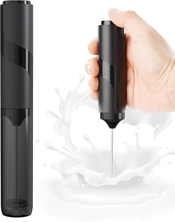Soenglyun Handheld Milk Frother with Cover, Battery Operated Drink Mixer Handheld Easy to Carry Electric Frother Wand For Coffee, Latte, Cappuccino, Frappe Drink, Hot Chocolate, Black