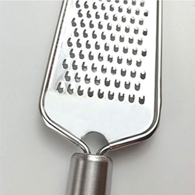 Handheld Cheese Grater, Cheese Zester Stainless Steel, Zester, Kitchen Vegetable Peeler, Food Zester Grater Slicer for Vegetables Cheese Chocolate Fruits, Zester Grater with Handle (silvery, One Size)
