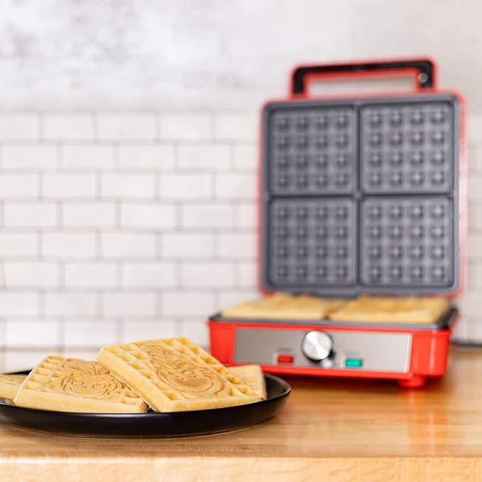 Uncanny Brands The Grinch Deluxe Waffler - Grinch Images on Your Waffles