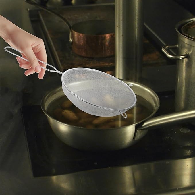 Noodles Colander 10in Stainless Steel Mesh Strainer with Handle for Cooking and Skimming Cooking Striner Metal Skimmer Spoon Stainless Steel Colanders Food Strainers Japan Flour