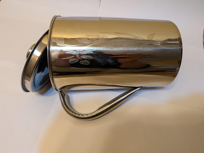 Stainless Steel Measuring Cup with Lid 2L 70 OZ, Large Mouth Graduated Beakers Metal Pitcher with Marking and Handle