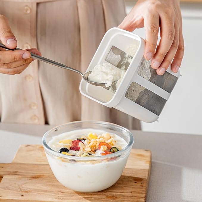 Greek Yogurt Strainer-1100ML (1.16 Quarts) Yoghurt Maker Strainer With Fine Mesh,Lid & Scale Mark,Greek Yogurt Maker,for Whey Separation,Fits Nut Milk,Juice,Tofu,Cheese