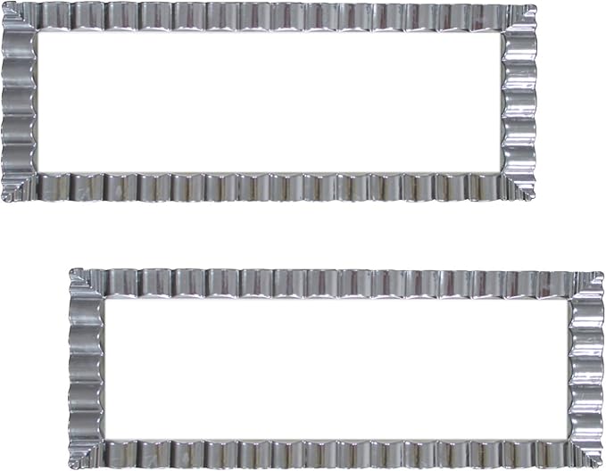 Party Essentials Disposable Hard Plastic Decorative Wavy Trays, 17" X 9", White/Silver Edge