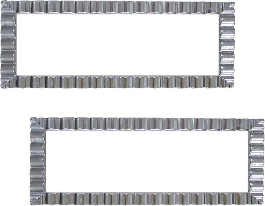 Party Essentials Disposable Hard Plastic Decorative Wavy Trays, 17" X 9", White/Silver Edge
