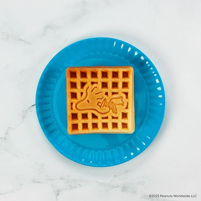 Uncanny Brands Peanuts Deluxe Waffler - Peanuts Iconic Characters and Symbols on Your Waffles