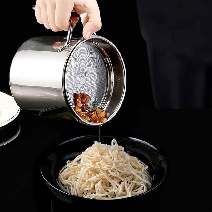 Bacon Grease Container With Strainer, 2.1L Grease Strainer and Container with Dust-Proof Lid, 304 Stainless Steel Oil Filter Storage with Fine Mesh 2.1L