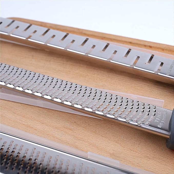 LoBake(LoBake) 3 Designs Toothed Striped Multifunctional Stainless Steel Lemon Zester Cheese Chocolate Ginger Grinder Fruit Grater Kitchen Tool (Small Toothed)