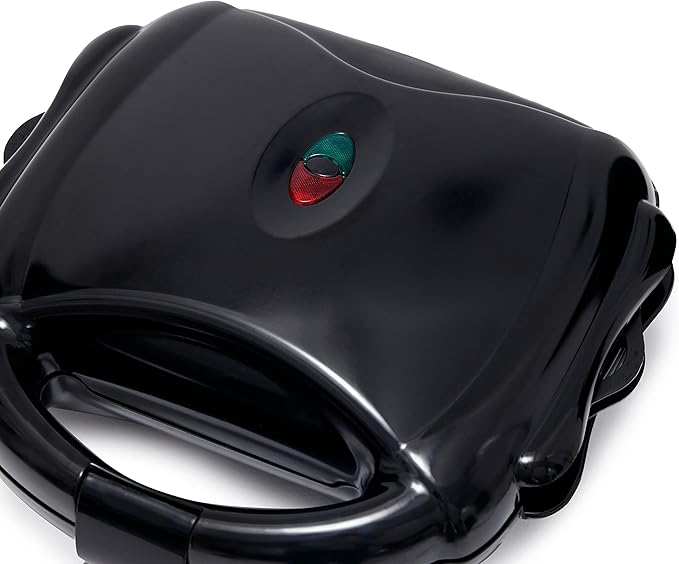 Amazon Basics Waffle, Sandwich Maker and Grill 3-in-1 Black, 700W