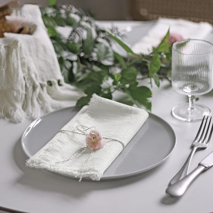 Handmade Cloth Napkins 100% Cotton Napkins with Fringe，Delicate Handmade Cloth Napkins for Dinners, Parties, Weddings and More，18 x 18 Inch Set of 4 - White