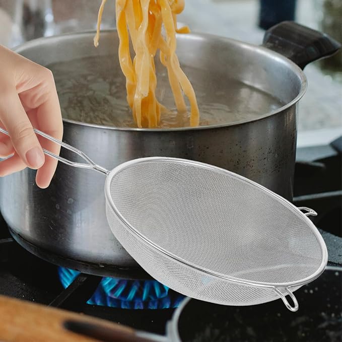 Noodles Colander 10in Stainless Steel Mesh Strainer with Handle for Cooking and Skimming Cooking Striner Metal Skimmer Spoon Stainless Steel Colanders Food Strainers Japan Flour