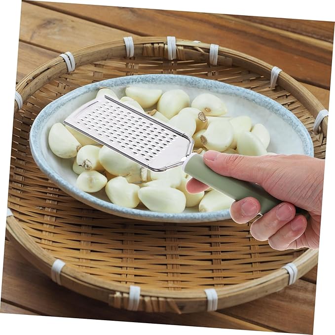 Happyyami Stainless Steel Garlic Press and Cheese Grater Multifunctional Kitchen Tool for Chopping Vegetables Easy to Use Portable 1-Piece Set